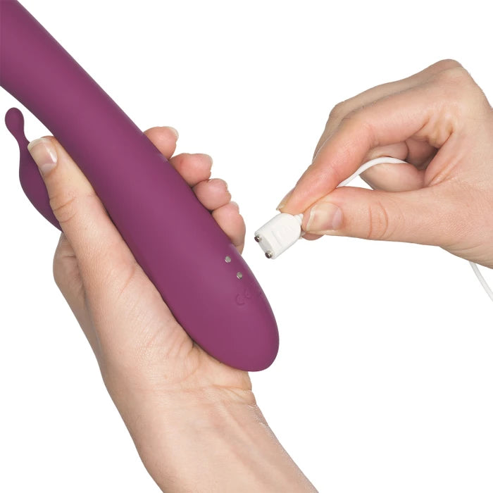 Lila Vibrator wird aufgeladen